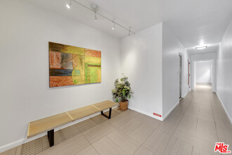 1331 S Roxbury Dr in Los Angeles, CA - Building Photo - Building Photo