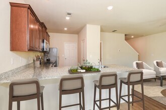 147 Innis Brk Cir in Cartersville, GA - Foto de edificio - Building Photo