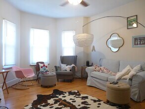 832 Parker St, Unit 1 in Boston, MA - Building Photo - Building Photo