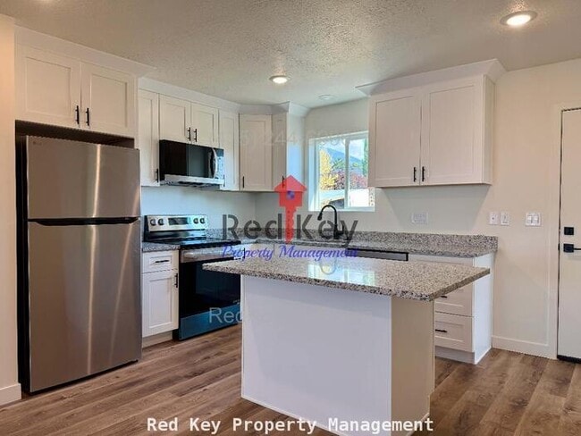298 E 600 N in Tooele, UT - Building Photo - Building Photo