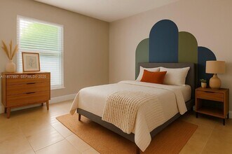 7809 NW 67th Ave in Tamarac, FL - Foto de edificio - Building Photo