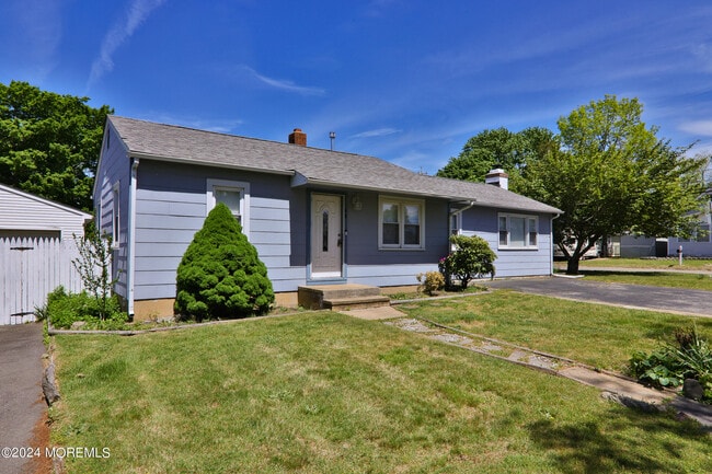 68 Elm St in Beachwood, NJ - Building Photo - Building Photo