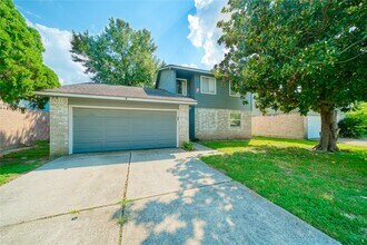 10127 Fernstone Ln in Houston, TX - Building Photo - Building Photo