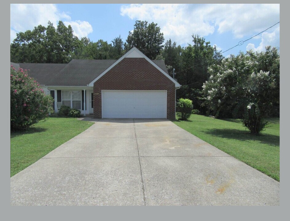 528 McKean Dr in Smyrna, TN - Building Photo