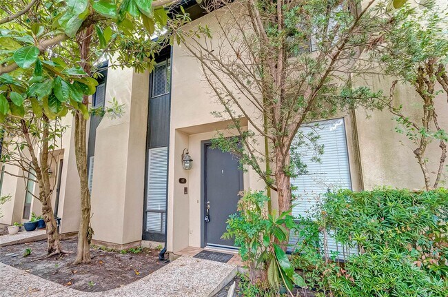 1112 Bering Dr