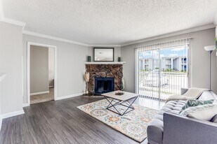 Riviera on Normandy in Houston, TX - Building Photo