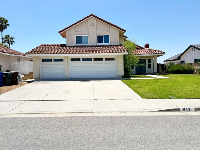 property at 843 Rimrock Cir