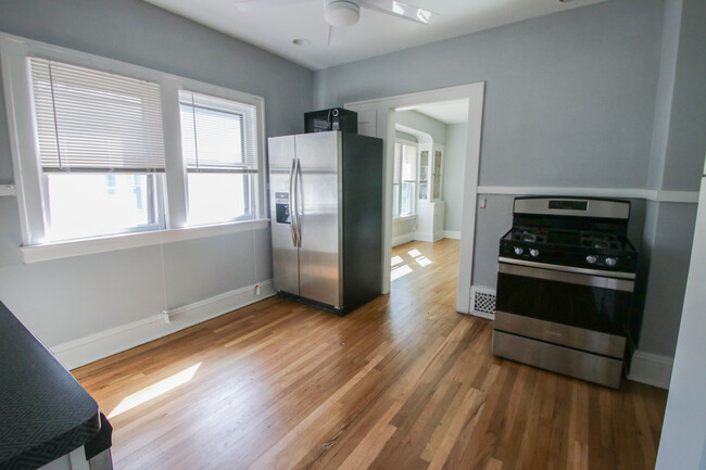 2189 Rexwood Rd, Unit #2 in Cleveland Heights, OH - Building Photo - Building Photo