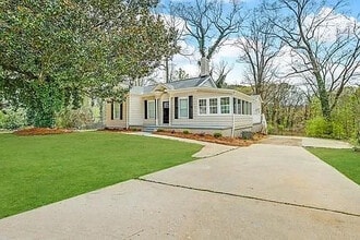 Room in House on Hutchens Rd SE in Atlanta, GA - Building Photo - Building Photo