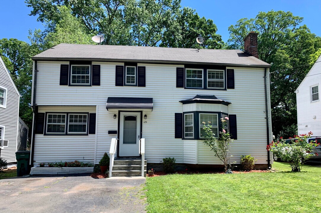 175 Treadwell St in Hamden, CT - Building Photo