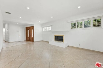 7377 W 88th St in Los Angeles, CA - Building Photo - Building Photo