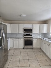 28021 SW 142nd Ct in Homestead, FL - Foto de edificio - Building Photo