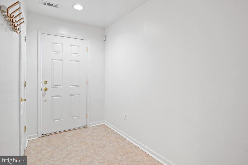 10229 Brighton Ridge Way in Columbia, MD - Building Photo