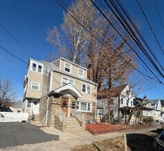 255 Newark Ave, Unit 3 in Bloomfield, NJ - Foto de edificio - Building Photo