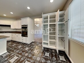 9028 W Wolf Dancer Ave in Las Vegas, NV - Building Photo - Building Photo
