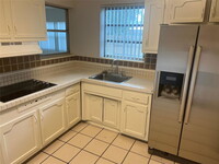 211 N 66th Ave in Hollywood, FL - Building Photo - Building Photo