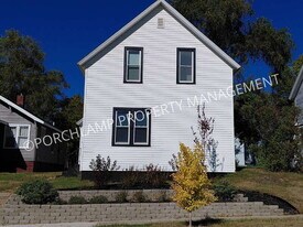 606 Houston Ave in Muskegon, MI - Building Photo