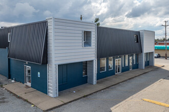1100 Lincoln Hwy in North Versailles, PA - Building Photo - Building Photo