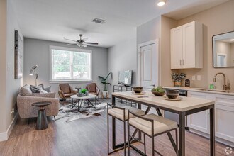 9347 Kempwood Dr in Houston, TX - Building Photo - Building Photo