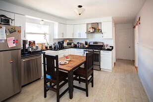 22 Murdock St, Unit 2 in Somerville, MA - Building Photo