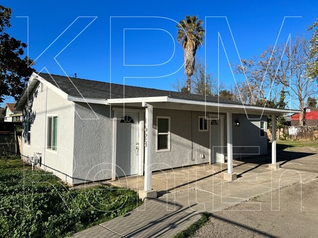 property at 1628 N Golden Gate Ave