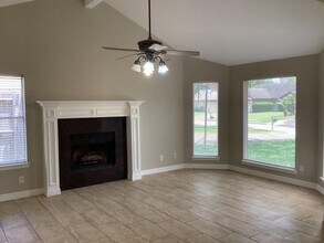 4422 Haiti Ln in Pasadena, TX - Building Photo - Building Photo