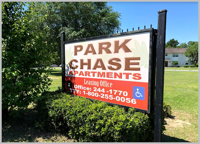 Brittany and Park Apartments in Valdosta, GA - Foto de edificio - Building Photo