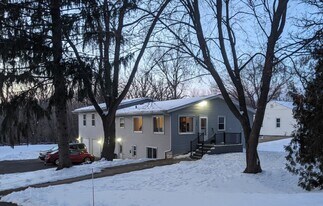 2267 S Syene Rd in Fitchburg, WI - Building Photo