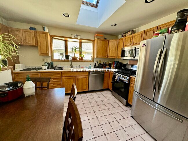 27 Murray Hill Rd, Unit 2