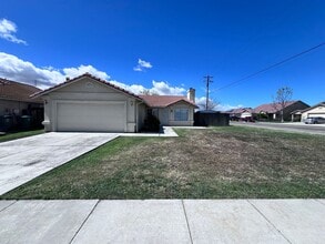 143 Figgs Ct in Los Banos, CA - Building Photo - Building Photo