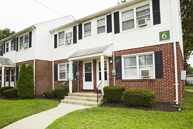 River Terrace Apartments in Riverside, NJ - Building Photo - Building Photo