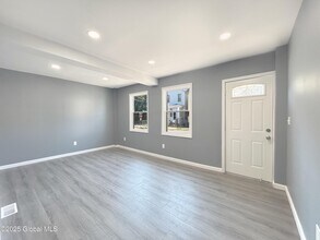 553 Mumford St in Schenectady, NY - Building Photo - Building Photo