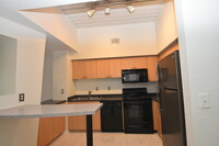 2402 W Azeele St, Unit 455 in Tampa, FL - Foto de edificio - Building Photo