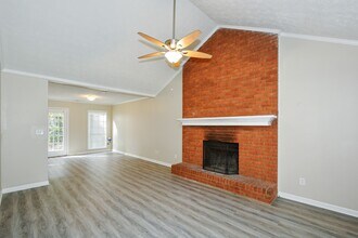 2624 Country Trce SE, Unit B in Conyers, GA - Building Photo - Building Photo