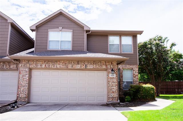 956 Avondale Ln in Plano, TX - Building Photo