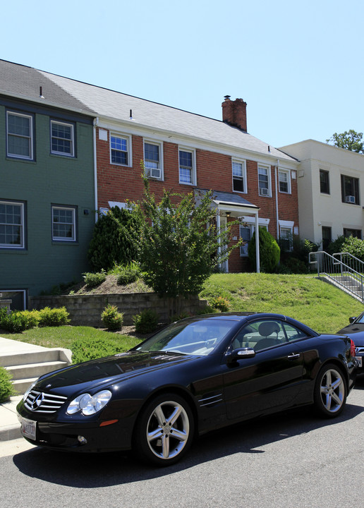 818 S Patrick St in Alexandria, VA - Foto de edificio