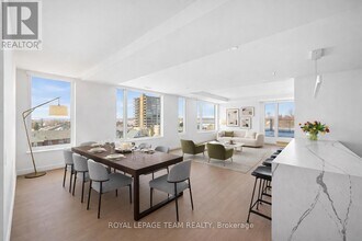 398 Roosevelt Ave in Ottawa, ON - Building Photo - Building Photo