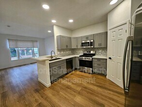 11987 SW Horizon Blvd in Beaverton, OR - Building Photo - Building Photo