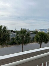 305 N Topsail Dr in Surf City, NC - Building Photo - Building Photo