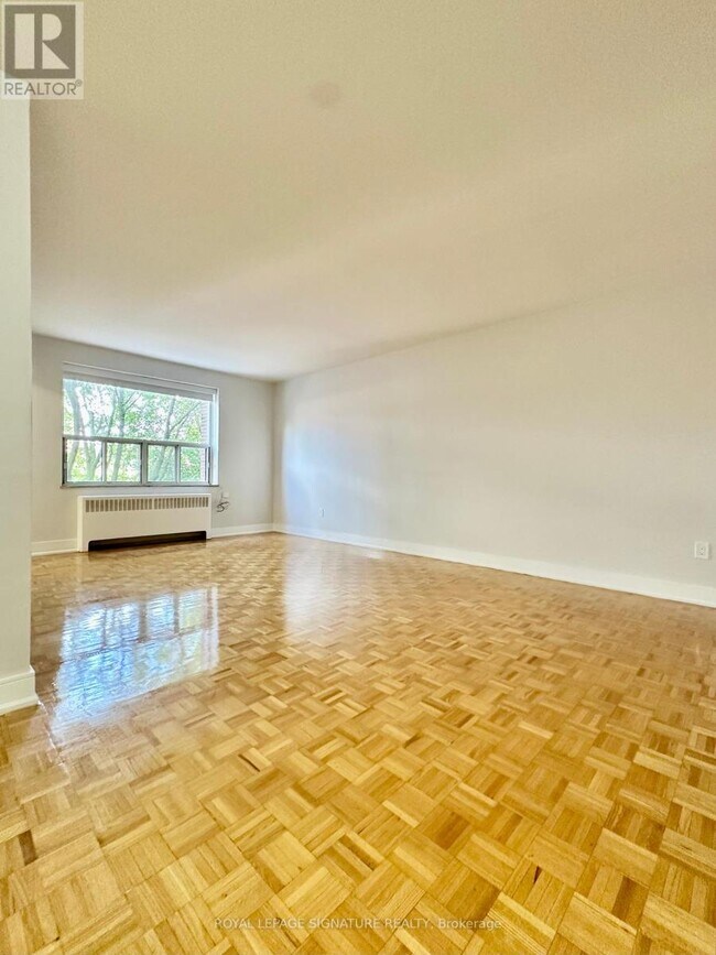 1291 Bayview Ave in Toronto, ON - Building Photo - Building Photo
