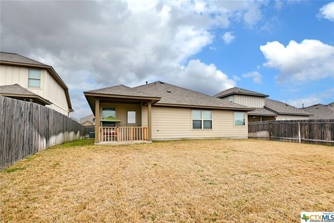 362 Limerick Rd in Buda, TX - Foto de edificio - Building Photo