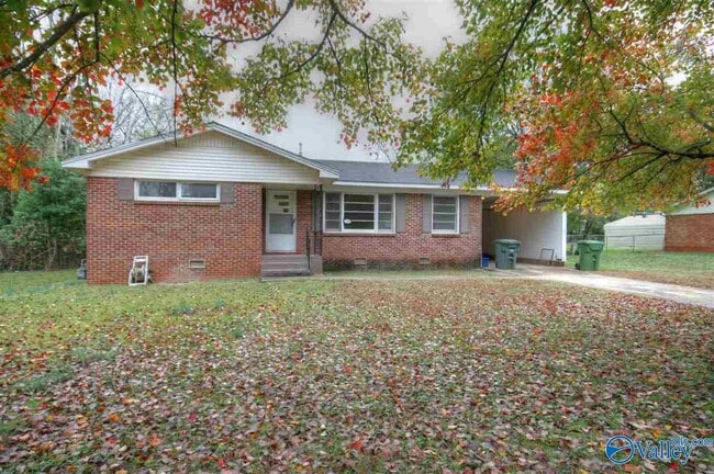 property at 1607 Clb Vw Dr NW