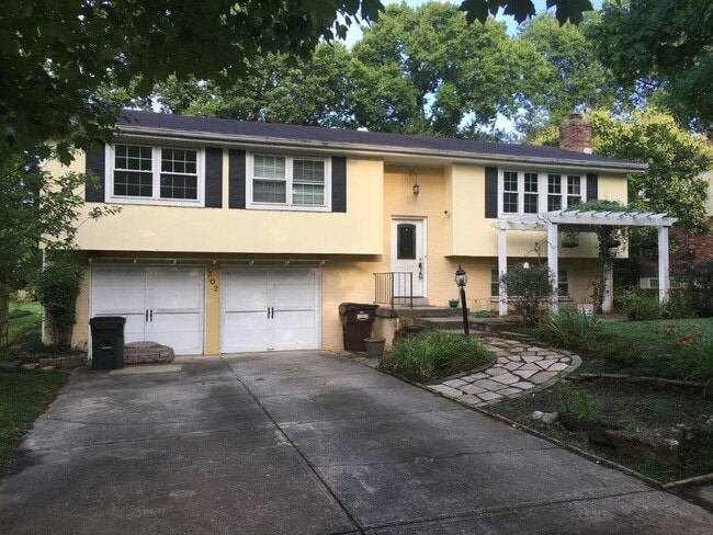 property at 302 Fairmeade Rd