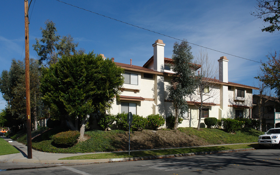 4241-4249 Howard Ave in Los Alamitos, CA - Foto de edificio