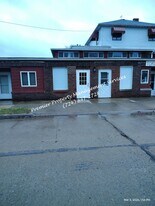 906 Clyde St in Wampum, PA - Building Photo