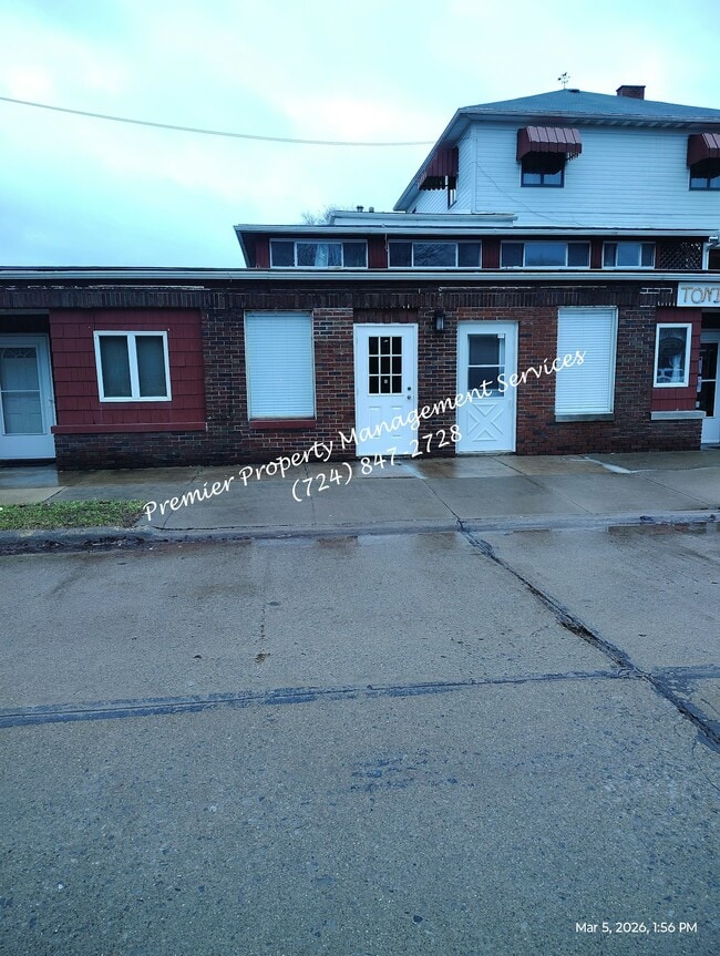 property at 906 Clyde St