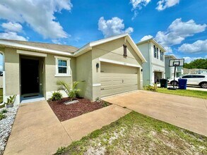 32713 Brooks Hawk Ln in Wesley Chapel, FL - Building Photo - Building Photo
