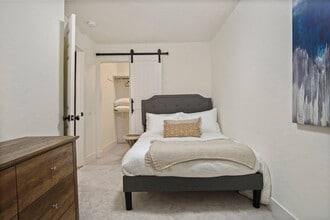 2809 Pembroke Terrace in Oklahoma City, OK - Building Photo - Building Photo