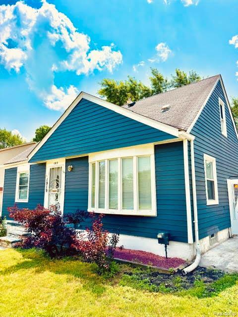 property at 1919 W 14 Mile Rd