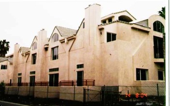 Residential Condominium in Sherman Oaks, CA - Building Photo - Building Photo